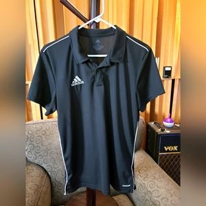 Mens Adidas retro-ish tennis-ish sporty t-shirt.